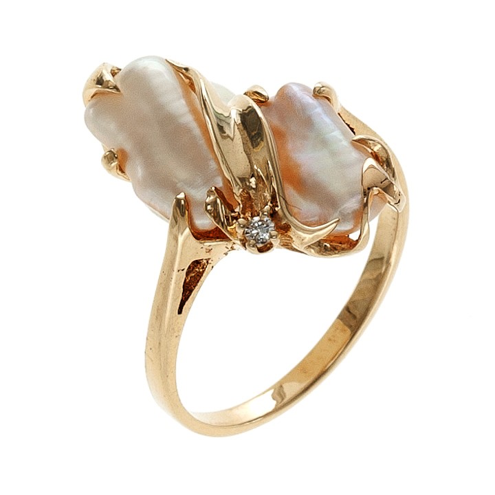 Biwa Pearl Ring with Diamond